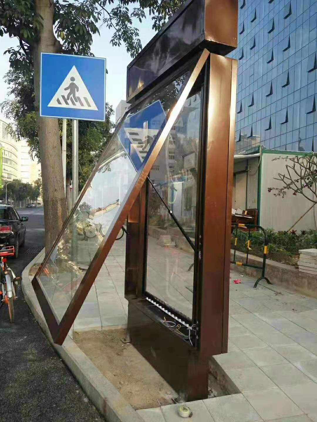 拱北路标灯箱一批